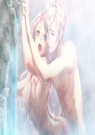 女孩洗澡浴屏爆裂被扎满玻璃